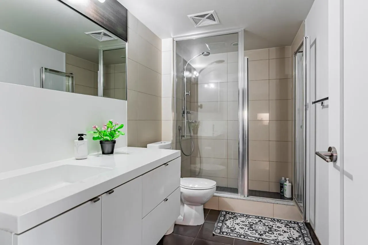300 Front Property Toronto Hotel
